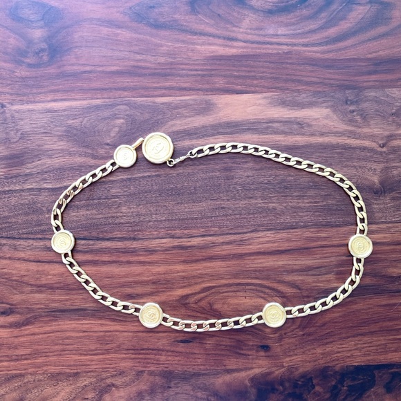 Authentic CHANEL  gold belt - Picture 1 of 6